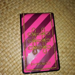 MAC Nutcracker Sweet Peach Face Compact